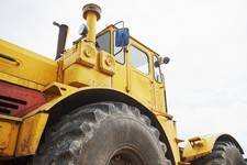 excavadora-cargadora-construccion-pesada-area-construccion.jpg